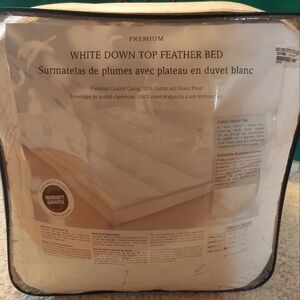 White Down Top Mattress Cover for Enhanced Comfort